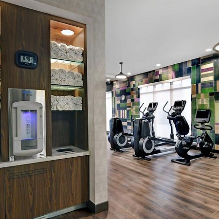 Courtyard By Marriott Manhattan Aggieville Exterior foto