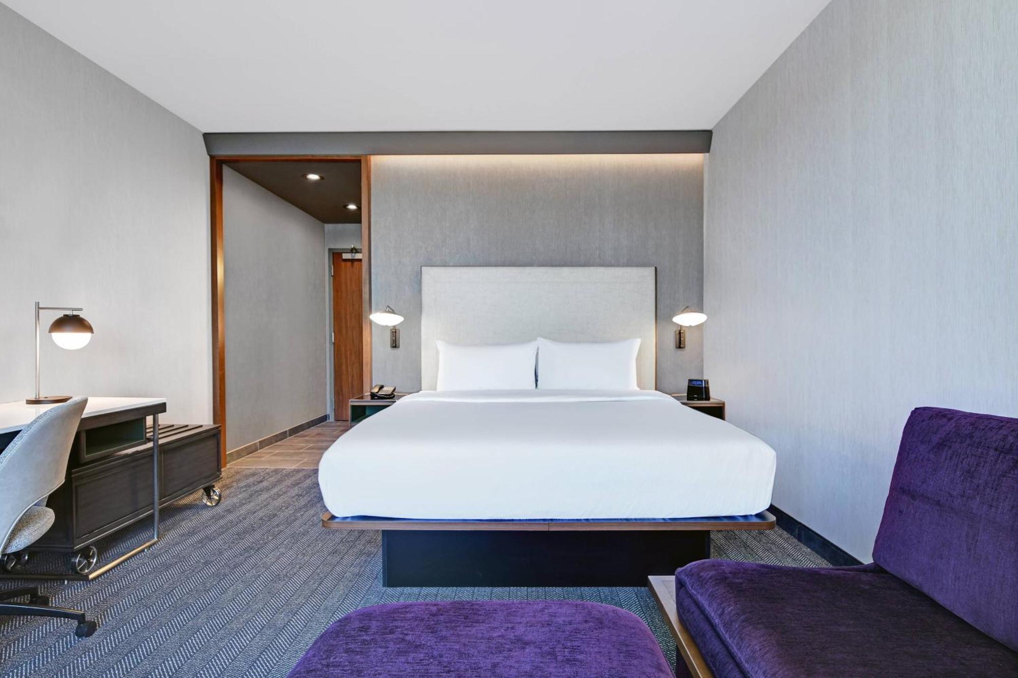 Courtyard By Marriott Manhattan Aggieville Exterior foto